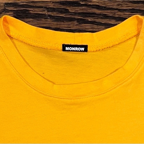 MONROW  Gold Crewneck‎ Short Sleeve Shoulder Cuts Tee Shirt Women’s Small NWOT - Picture 7 of 8